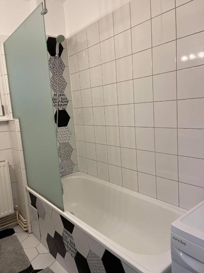 ブカレストInterbellic Flatアパートメント エクステリア 写真